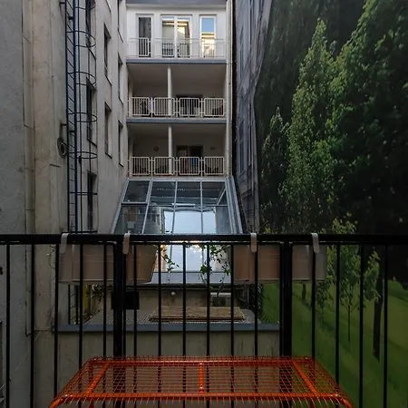 Apartment Okra *
